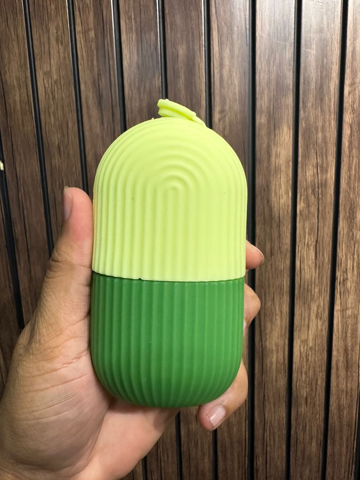 Silicone Face Ice Roller with Stopper - Image 2