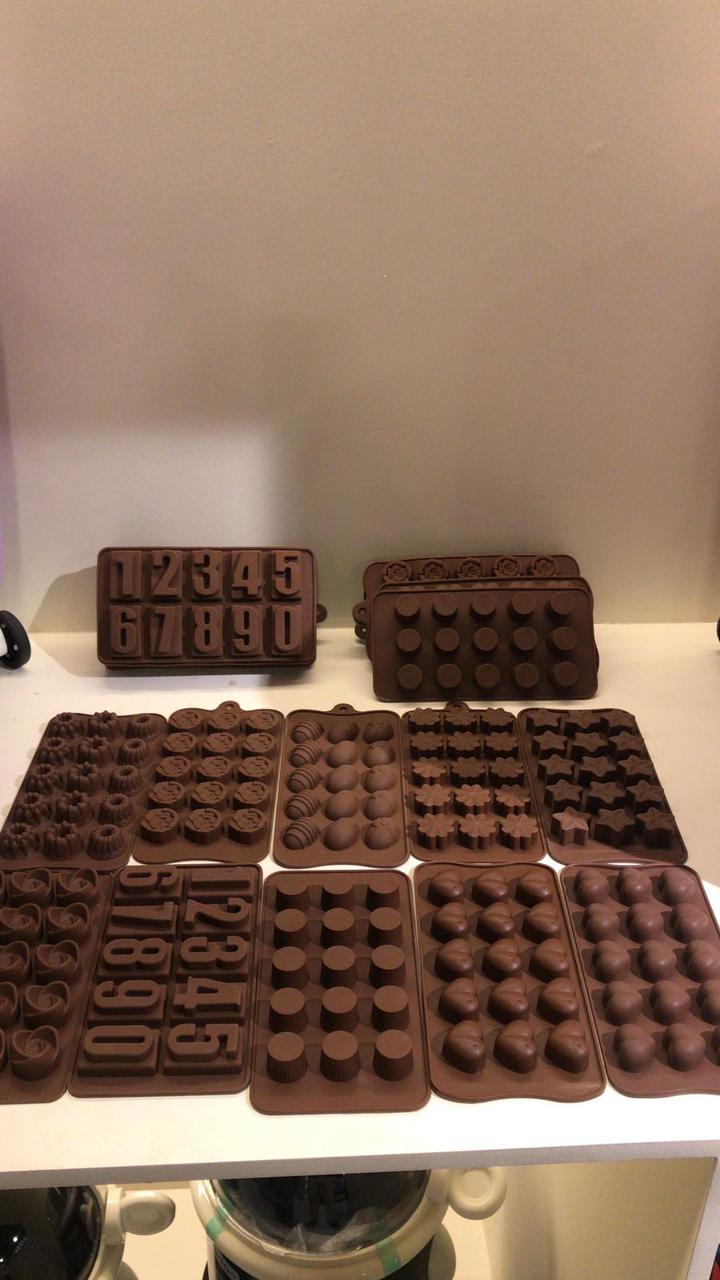 10-Cavity Star Shape Silicone Chocolate Mold (AAT) - Image 2