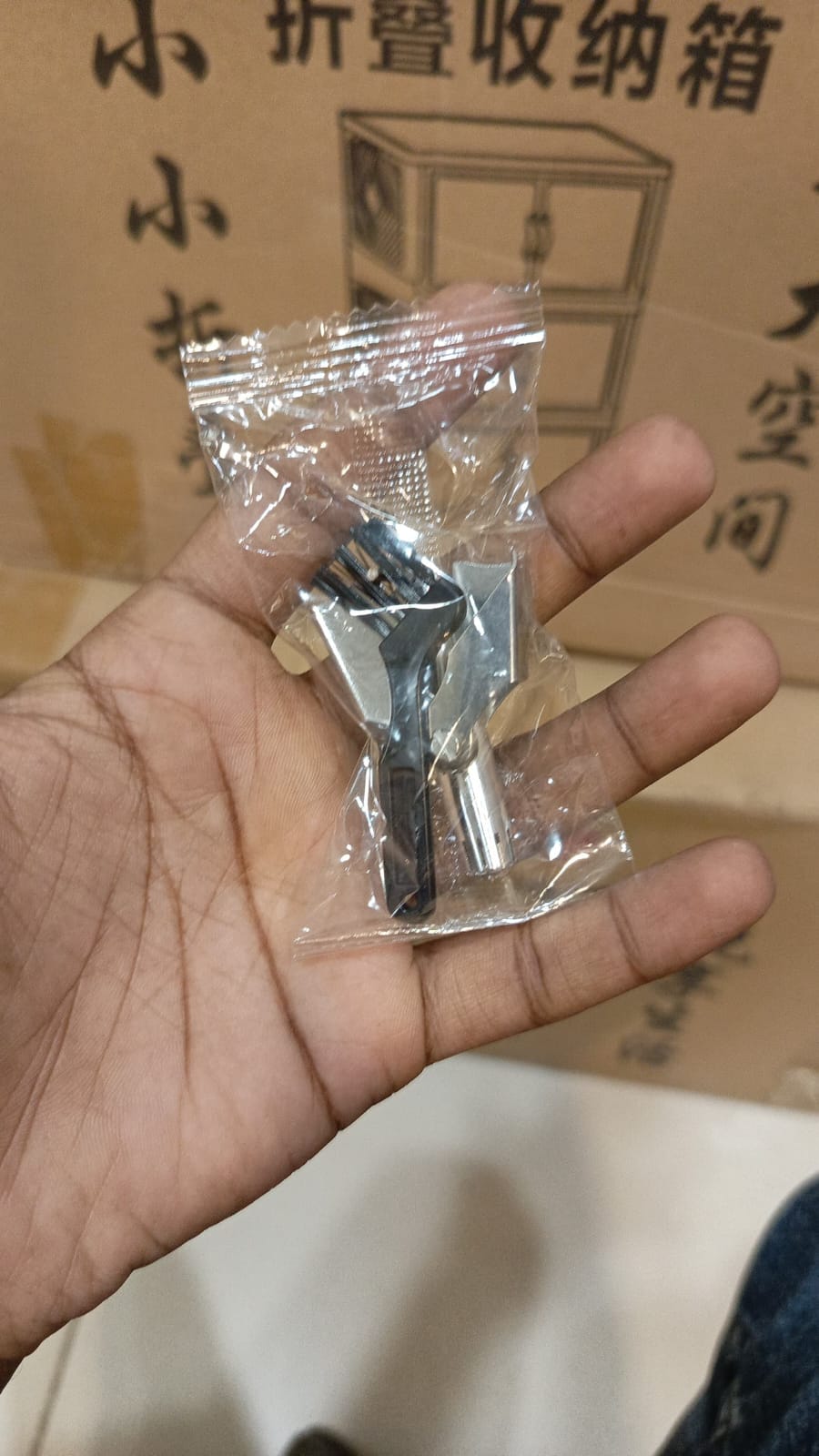 Tainless Steel Manual Nose & Ear Hair Trimmer (HC) - Image 3