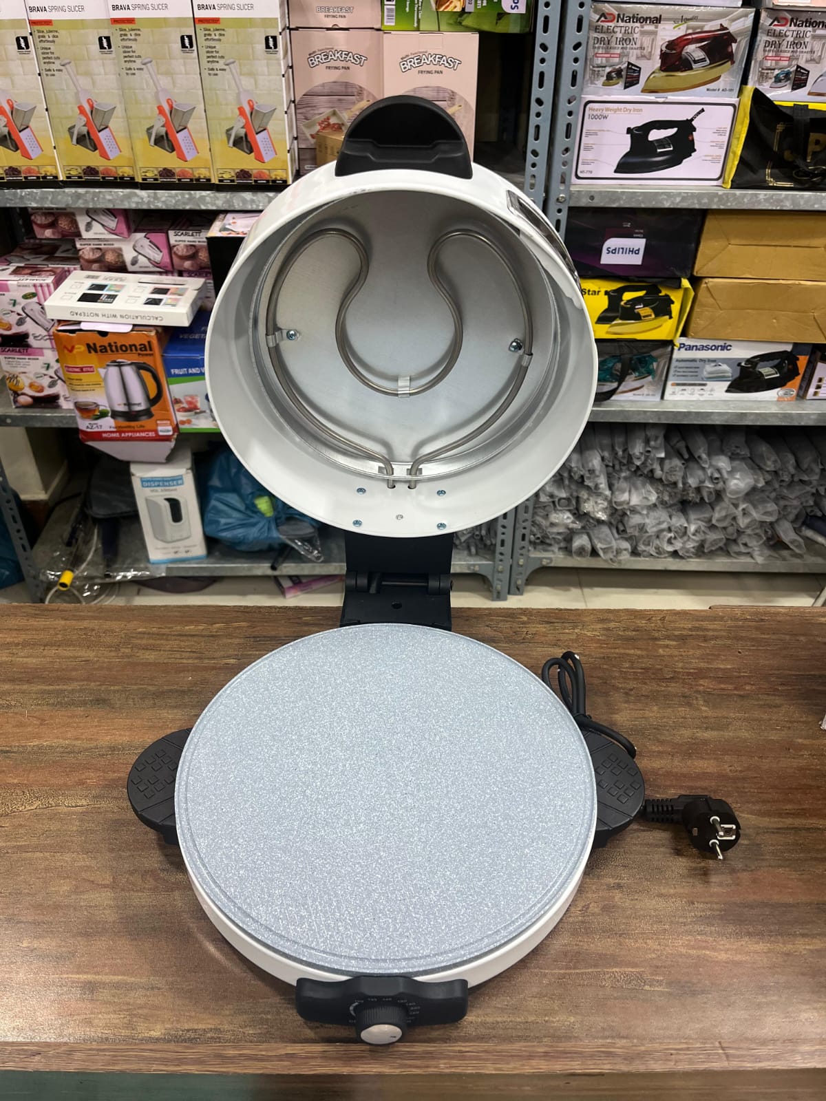 36CM 4-in-1 Non-Stick Roti & Bread Maker | 1800W(Ex) - Image 4